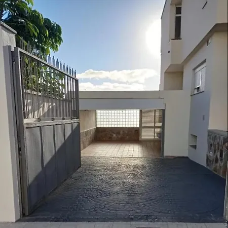 Enjoying Tenerife - Full Appt For 6 Pax Apartment